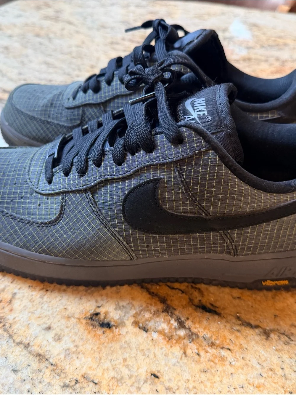 Nike Men’s Air Force 1 Low — Grey/Black size 10.6